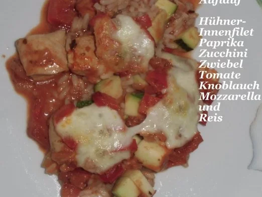 Rezept: Huhn : Resteauflauf mit Hühnerinnenfilet, Paprika, Zucchini, Tomate, Zwiebel, Mozzarella Bild Nr. 3 Huhn : Resteauflauf mit Hühnerinnenfilet, Paprika, Zucchini, Tomate, Zwiebel, Mozzarella - Rezept - Bild Nr. 3