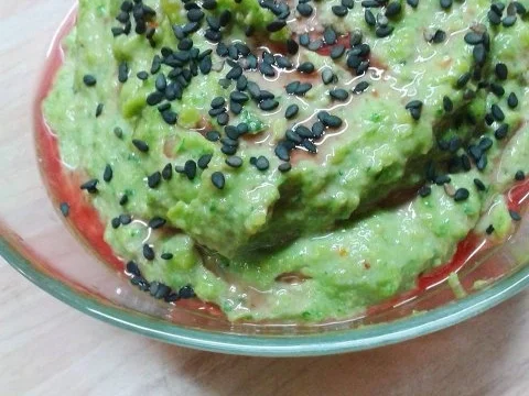 Avocado-Rucola-Pesto mit Blutorange - Rezept