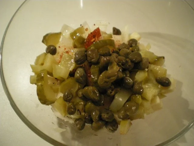 Rezept: Käsesalat mit Essiggurken und Kapern garantiert ohne Majo Bild Nr. 8 Käsesalat mit Essiggurken und Kapern garantiert ohne Majo - Rezept - Bild Nr. 8