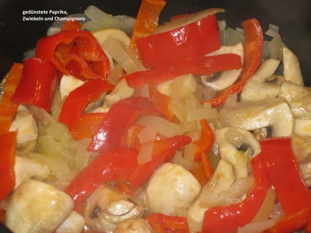 Rezept: Paprikahähnchen Bild Nr. 3 Paprikahähnchen - Rezept - Bild Nr. 3