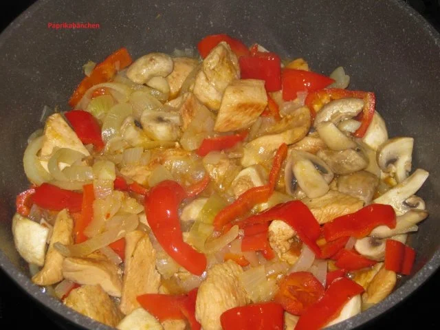 Rezept: Paprikahähnchen Bild Nr. 5 Paprikahähnchen - Rezept - Bild Nr. 5