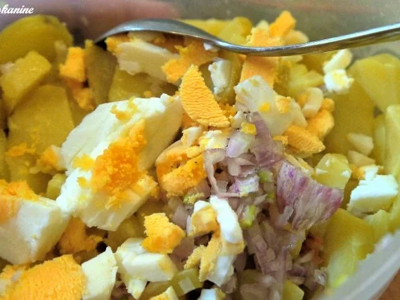 Joghurt-Kartoffelsalat mit Wiener Schnitzel - Rezept - Bild Nr. 5