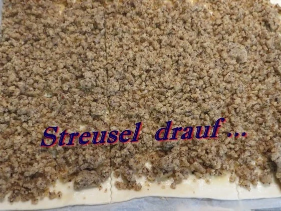 Rezept: Nuss-Streuselteilchen Bild Nr. 8 Nuss-Streuselteilchen - Rezept - Bild Nr. 8