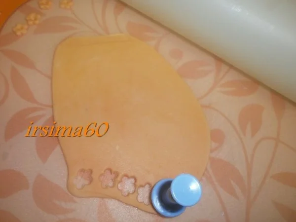 Rezept: Blütenpaste nach Nicholas Lodge Bild Nr. 12 Blütenpaste nach Nicholas Lodge - Rezept - Bild Nr. 12