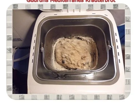 Rezept: Brot: Mediterranes Kräuterbrot Bild Nr. 12 Brot: Mediterranes Kräuterbrot - Rezept - Bild Nr. 12