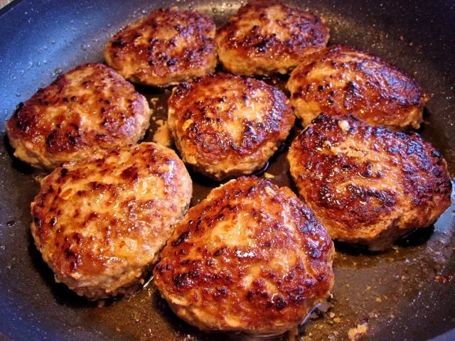 Rezept: Griechisch gewürzte Hackfleisch-Küchle mit typisch deutschem Kartoffelsalat ... Bild Nr. 3 Griechisch gewürzte Hackfleisch-Küchle mit typisch deutschem Kartoffelsalat ... - Rezept - Bild Nr. 3