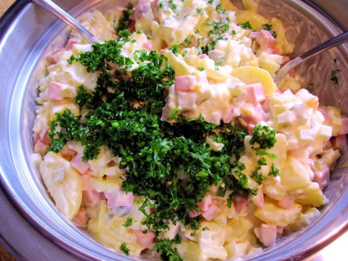 Griechisch gewürzte Hackfleisch-Küchle mit typisch deutschem Kartoffelsalat ... - Rezept - Bild Nr. 5