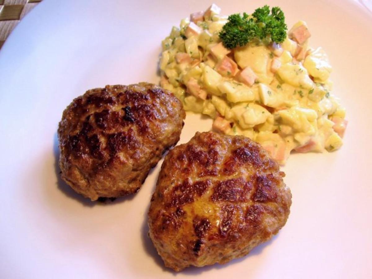 Griechisch gewürzte Hackfleisch-Küchle mit typisch deutschem Kartoffelsalat ... - Rezept - Bild Nr. 6