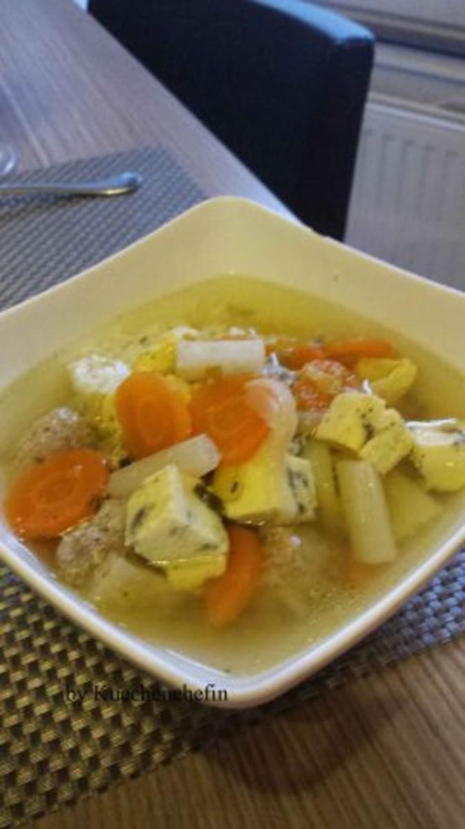Hochzeitssuppe mit Rinderhack und Eiern