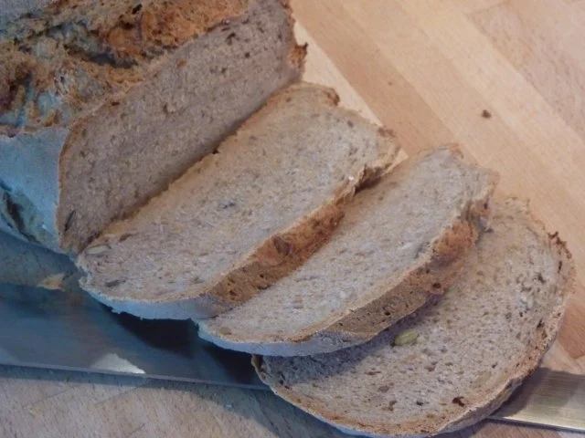 Bauernbrot mit Kernen - Rezept