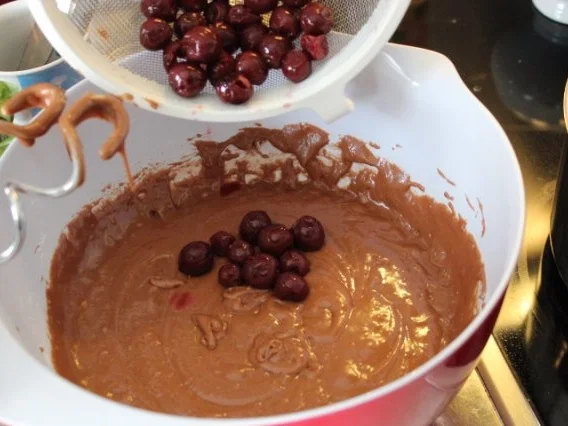 Schokomuffins mit Sauerkirschen - Rezept - Bild Nr. 3