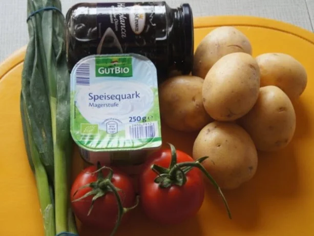 Rezept: Pellkartoffeln mit Quark-Dip Bild Nr. 2 Pellkartoffeln mit Quark-Dip - Rezept - Bild Nr. 2