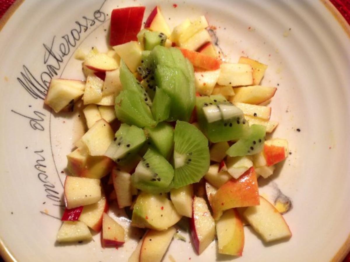 fruchtiger Käsesalat mit Äpfeln, Kiwi und Paprika - Rezept - Bild Nr. 5