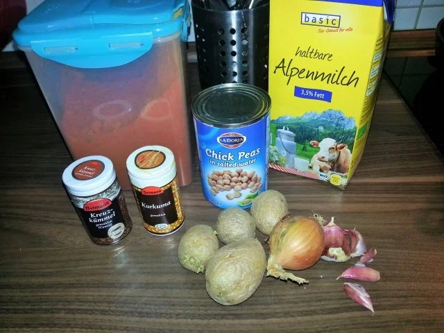 Kichererbsencremesuppe mit gebackenem Knoblauch - Rezept - Bild Nr. 2