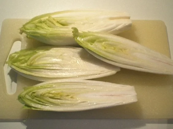 Rezept: Chicorée mit Käse überbacken Bild Nr. 5 Chicorée mit Käse überbacken - Rezept - Bild Nr. 5