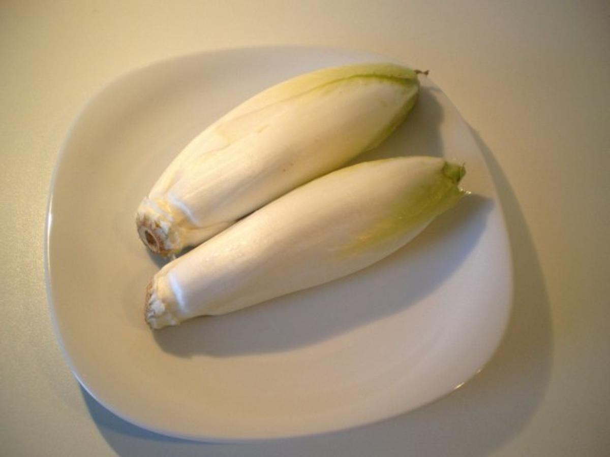 Chicorée mit Käse überbacken - Rezept