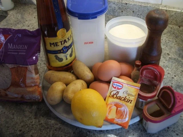 Rezept: Backen: Mecklenburger Kartoffeltorte Bild Nr. 2 Backen: Mecklenburger Kartoffeltorte - Rezept - Bild Nr. 2