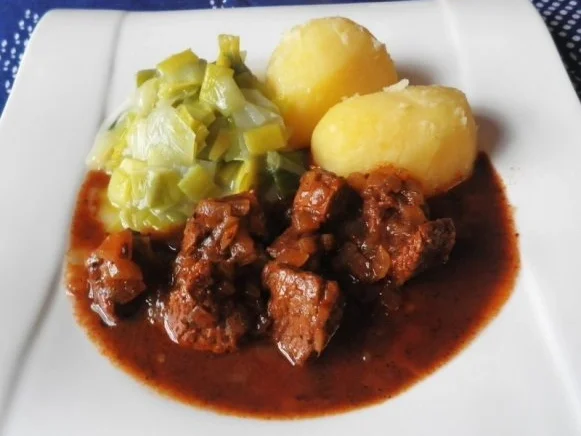 Rezept: Saftgulasch "Wiener Art" Bild Nr. 2 Saftgulasch "Wiener Art" - Rezept - Bild Nr. 2