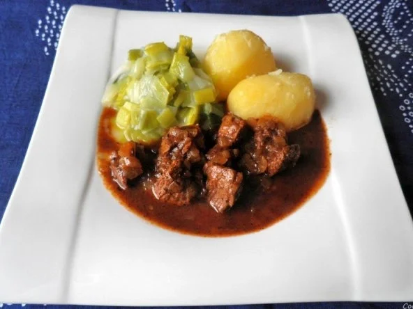 Rezept: Saftgulasch "Wiener Art" Bild Nr. 3 Saftgulasch "Wiener Art" - Rezept - Bild Nr. 3