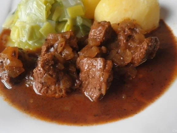 Rezept: Saftgulasch "Wiener Art" Saftgulasch "Wiener Art" - Rezept