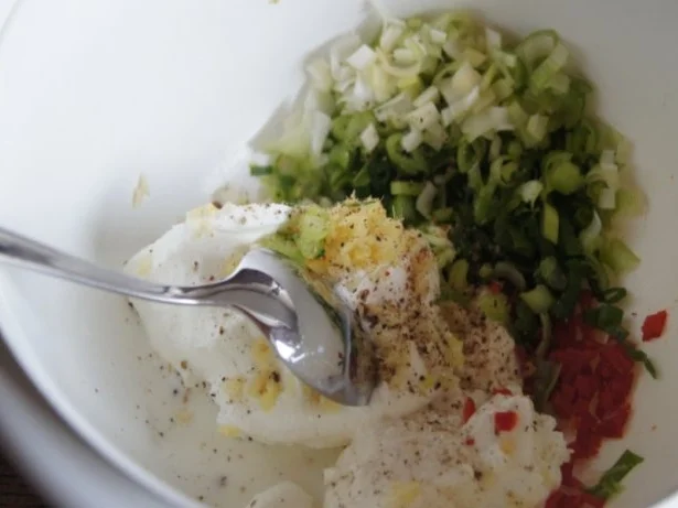 Rezept: Pellkartoffeln mit Quark-Dip und geräucherter Lachsforelle Bild Nr. 3 Pellkartoffeln mit Quark-Dip und geräucherter Lachsforelle - Rezept - Bild Nr. 3