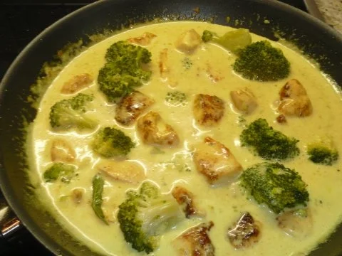 Hähnchen  in Curryrahmsoße - Rezept - Bild Nr. 3