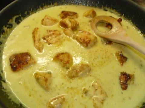 Hähnchen  in Curryrahmsoße - Rezept - Bild Nr. 4