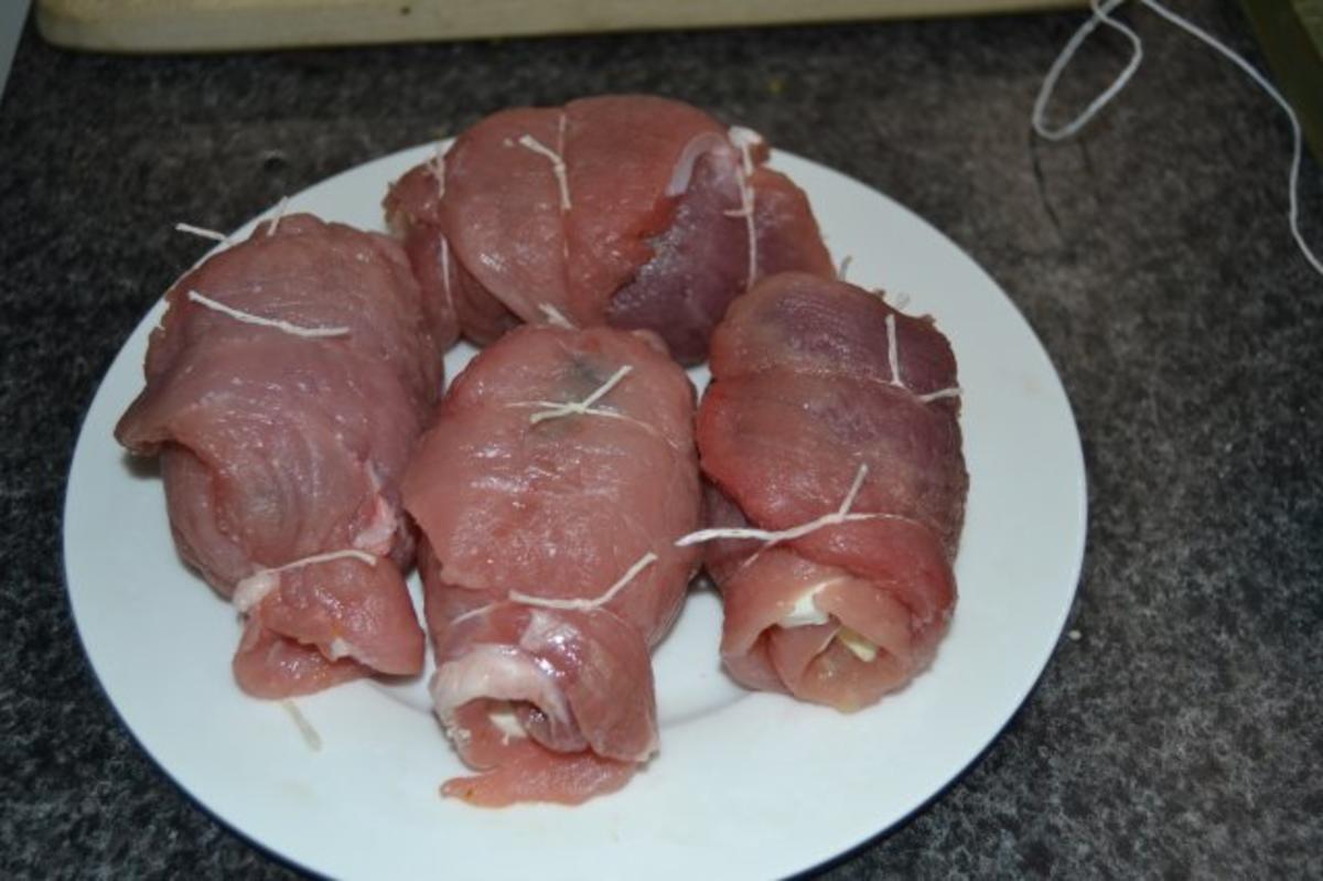 Schweinerouladen mit Salbei-Mozzarella Füllung - Rezept - Bild Nr. 5