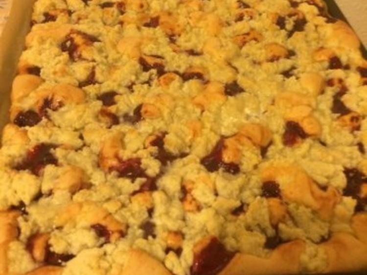 Kirschstreusel mit Sahneguß - einfach - von hati
