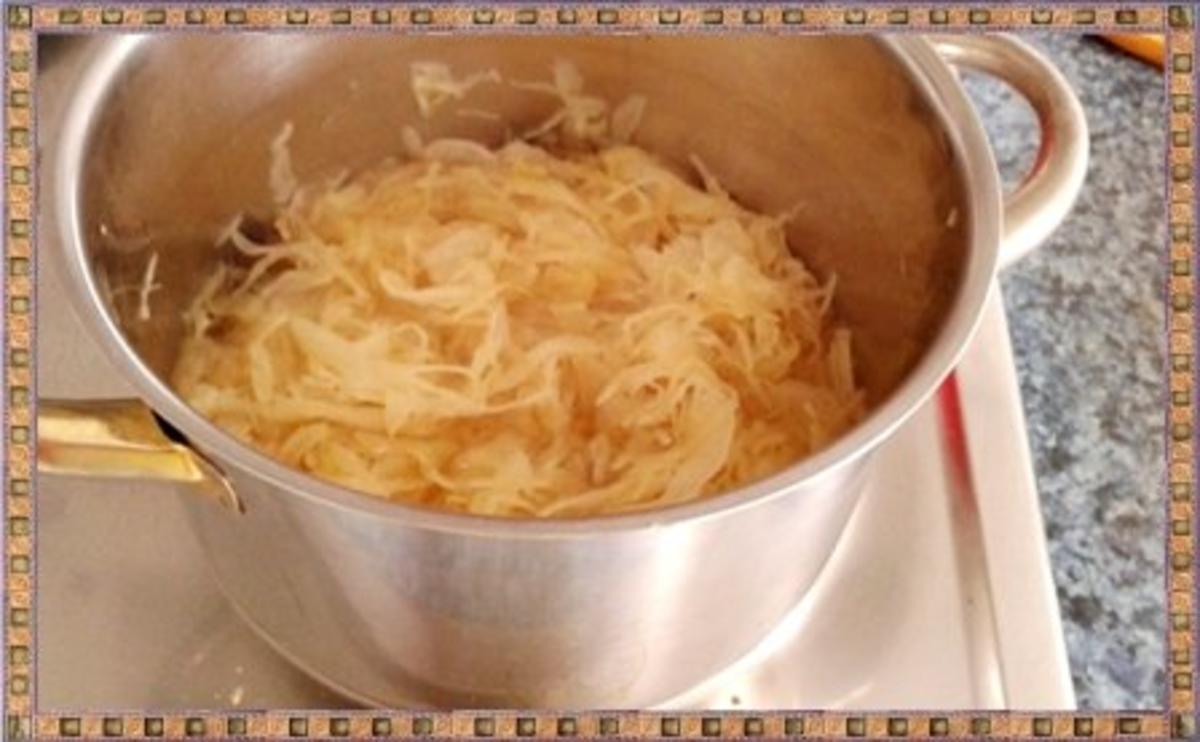 Gefüllte Kartoffelklöße  mit Sauerkraut  und  Champignons  nach Art des Hauses - Rezept - Bild Nr. 11
