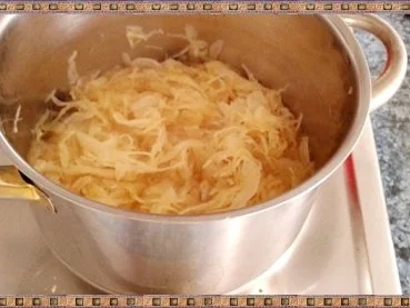 Rezept: Gefüllte Kartoffelklöße mit Sauerkraut und Champignons nach Art des Hauses Bild Nr. 11 Gefüllte Kartoffelklöße mit Sauerkraut und Champignons nach Art des Hauses - Rezept - Bild Nr. 11