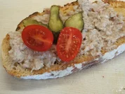 Wurst: Zwiebelmettwurst mit Knoblauch, gekocht - Rezept