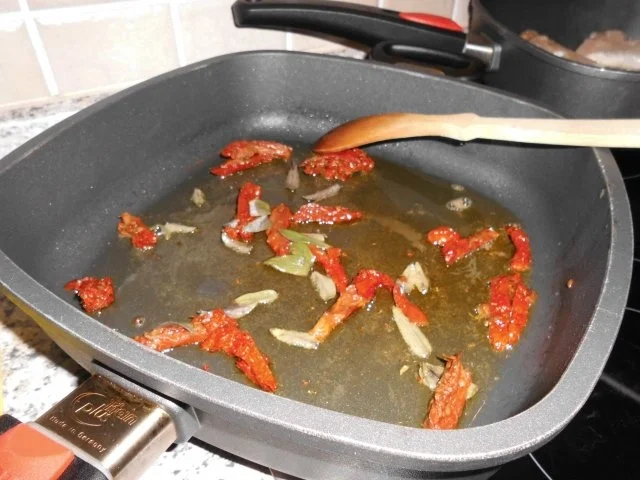 Rezept: Puten-Saltimbocca mit Gnocchi Burro Salvia>> Bild Nr. 11 Puten-Saltimbocca mit Gnocchi Burro Salvia>> - Rezept - Bild Nr. 11