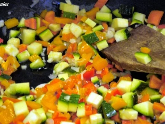 Rezept: Gemüse-Quinoa-Pfanne mit Feta Bild Nr. 8 Gemüse-Quinoa-Pfanne mit Feta - Rezept - Bild Nr. 8