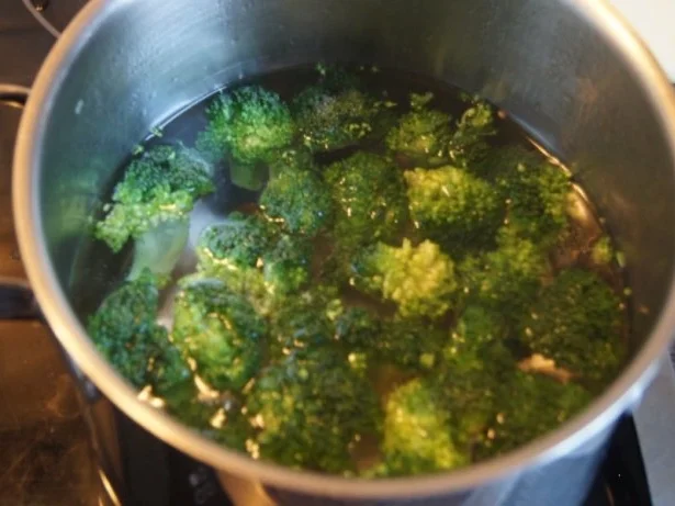 Omelett mit Brokkoli und Paprika - Rezept - Bild Nr. 4