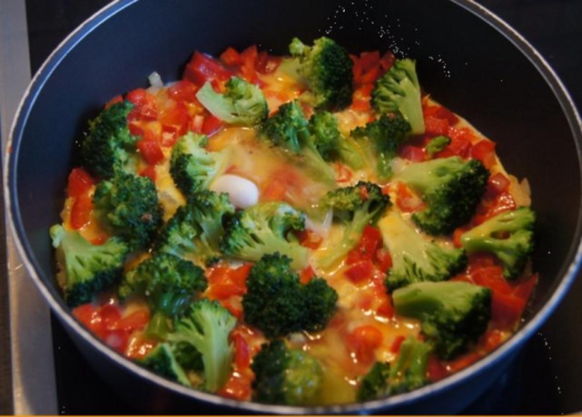Omelett mit Brokkoli und Paprika - Rezept - Bild Nr. 9