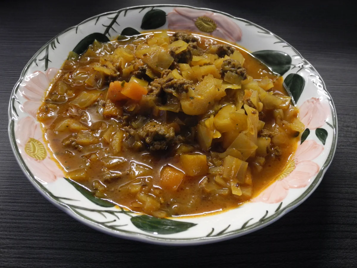 Rezept: Gemüse : Schmor-Gemüse Weißkohl mit Thüringer und Türkischem Hackfleisch Bild Nr. 4 Gemüse : Schmor-Gemüse Weißkohl mit Thüringer und Türkischem Hackfleisch - Rezept - Bild Nr. 4