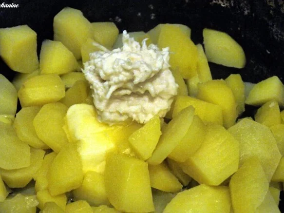 Kabeljau mit mediterranem Topping, Ofentomaten und Kartoffel-Meerrettich-Stampf - Rezept - Bild Nr. 8