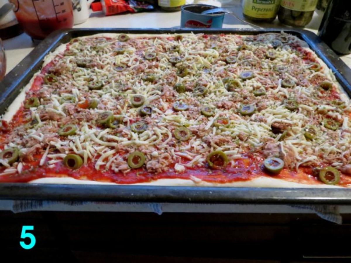 Schnelle Pizza Thunfisch im E-Herd - Rezept - Bild Nr. 5
