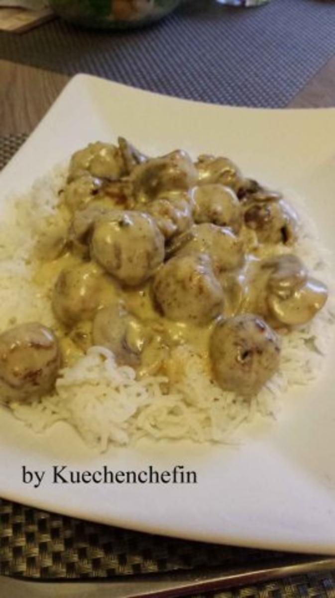 Köttbullar mit Champignon-Rahmsauce - Rezept - Bild Nr. 6