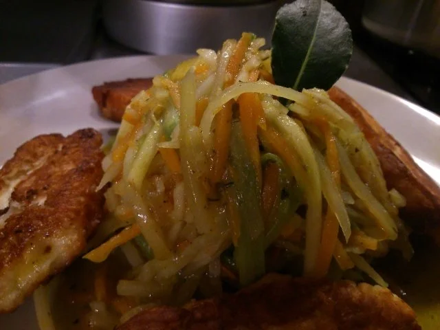 Halloumi, kross gebraten mit Gemüsespaghetti - Rezept - Bild Nr. 2