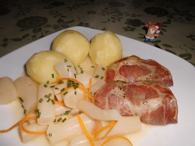 Schwarzwurzeln in Orangensahne>> - Rezept