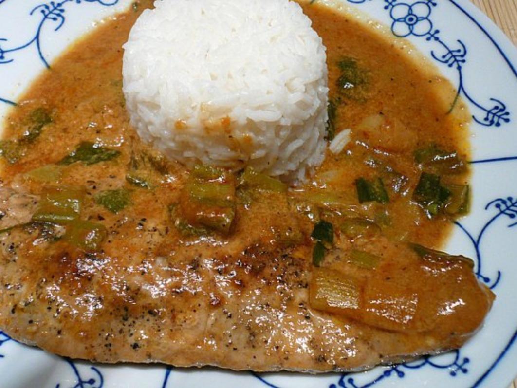 Putensteak mit Curry- Honig- Soße - Rezept - kochbar.de