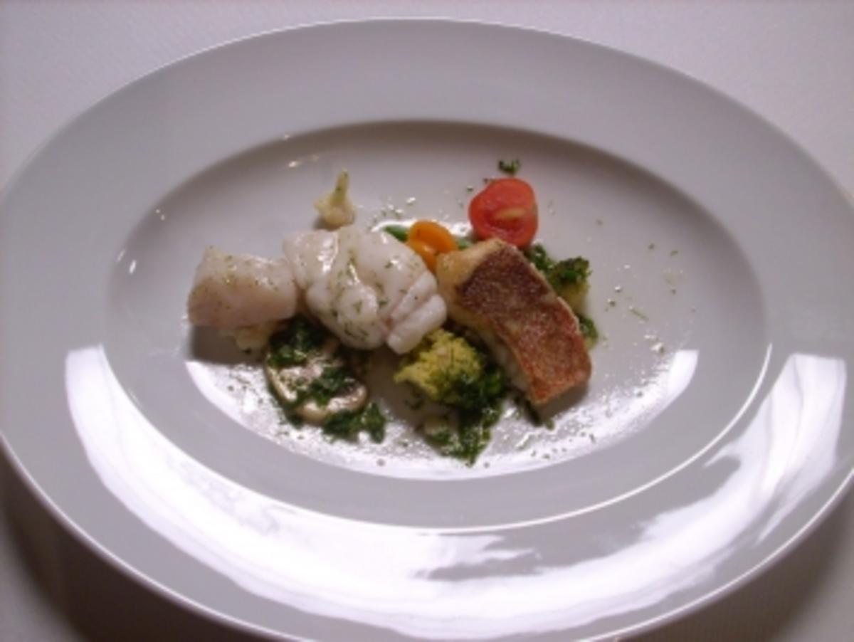 Lauwarmer Gemüsesalat mit gedünstetem Fisch - Rezept - kochbar.de