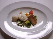 Rezept: Lauwarmer Gemüsesalat mit gedünstetem Fisch Lauwarmer Gemüsesalat mit gedünstetem Fisch - Rezept