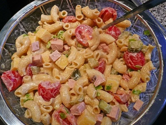 Paulines bunter Nudelsalat - Rezept - Bild Nr. 2