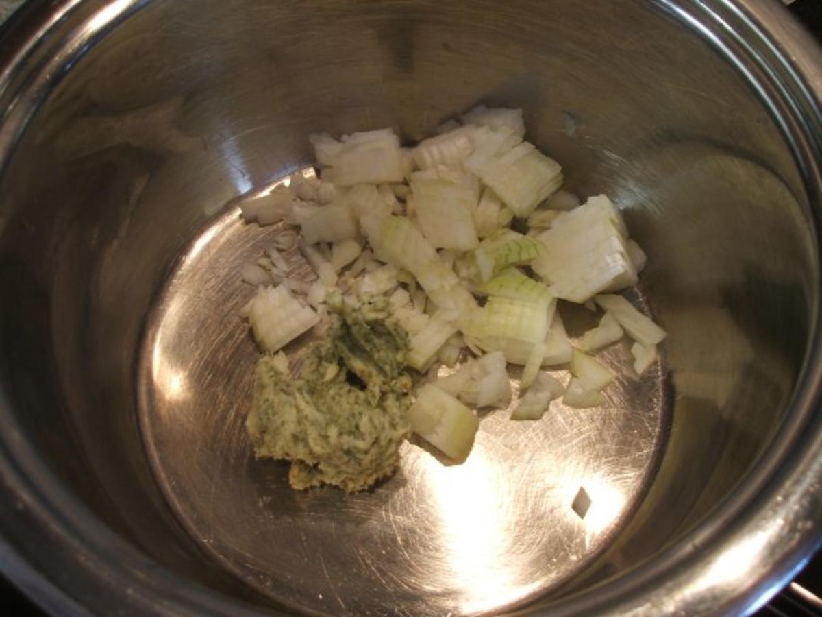 Suppen: Pastinakensuppe mit Kräuterbuttercroutons - Rezept - Bild Nr. 3