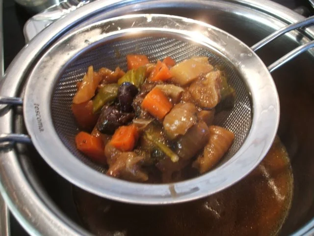 Fleisch: Geschmorte Beinscheibe in Backobstsoße - Rezept - Bild Nr. 8