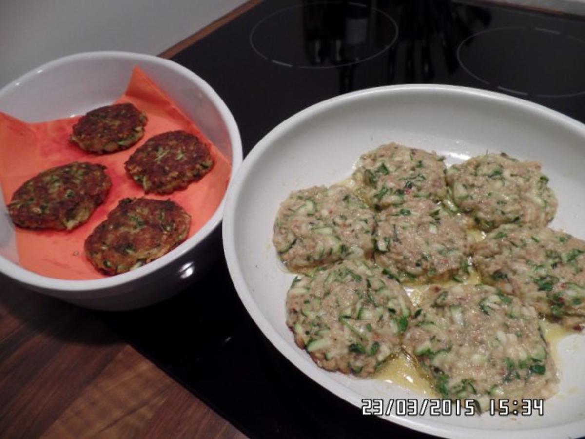 Zucchini-Bratlinge - Rezept mit Bild - kochbar.de