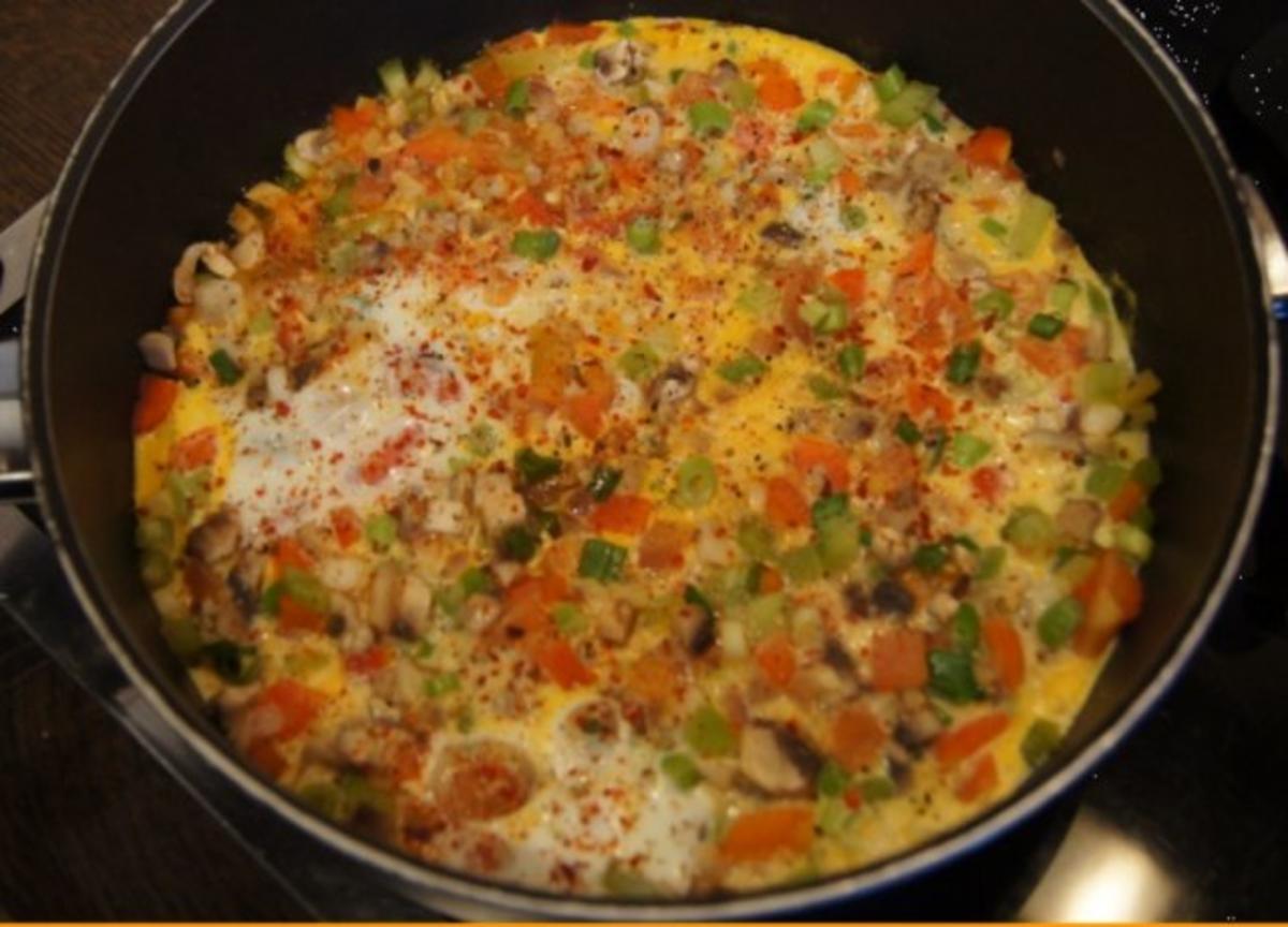 Omelett mit Gemüse - Rezept mit Bild - kochbar.de